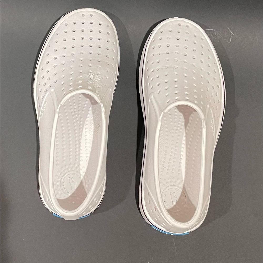 Boys Native shoes white